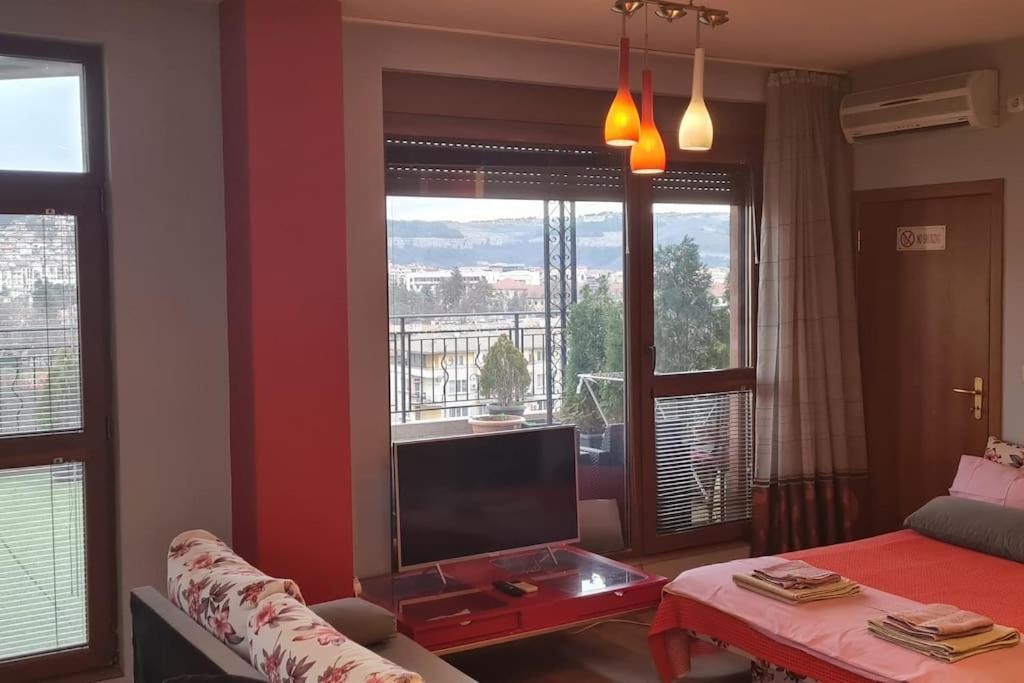 Unique Studio- Great Balcony And View! Parking Possibility! Veliko Tarnovo Exterior photo
