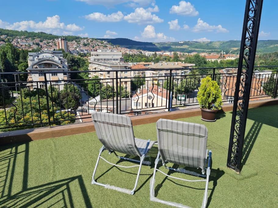 Unique Studio- Great Balcony And View! Parking Possibility! Veliko Tarnovo Exterior photo