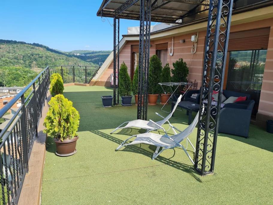 Unique Studio- Great Balcony And View! Parking Possibility! Veliko Tarnovo Exterior photo