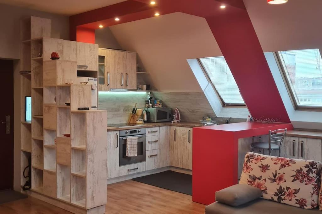 Unique Studio- Great Balcony And View! Parking Possibility! Veliko Tarnovo Exterior photo