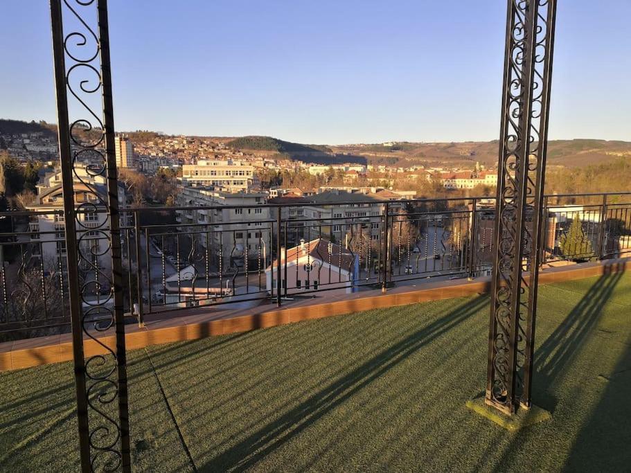 Unique Studio- Great Balcony And View! Parking Possibility! Veliko Tarnovo Exterior photo